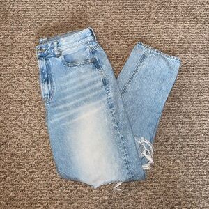 American Eagle Outfitters Light Blue Cropped Jeans